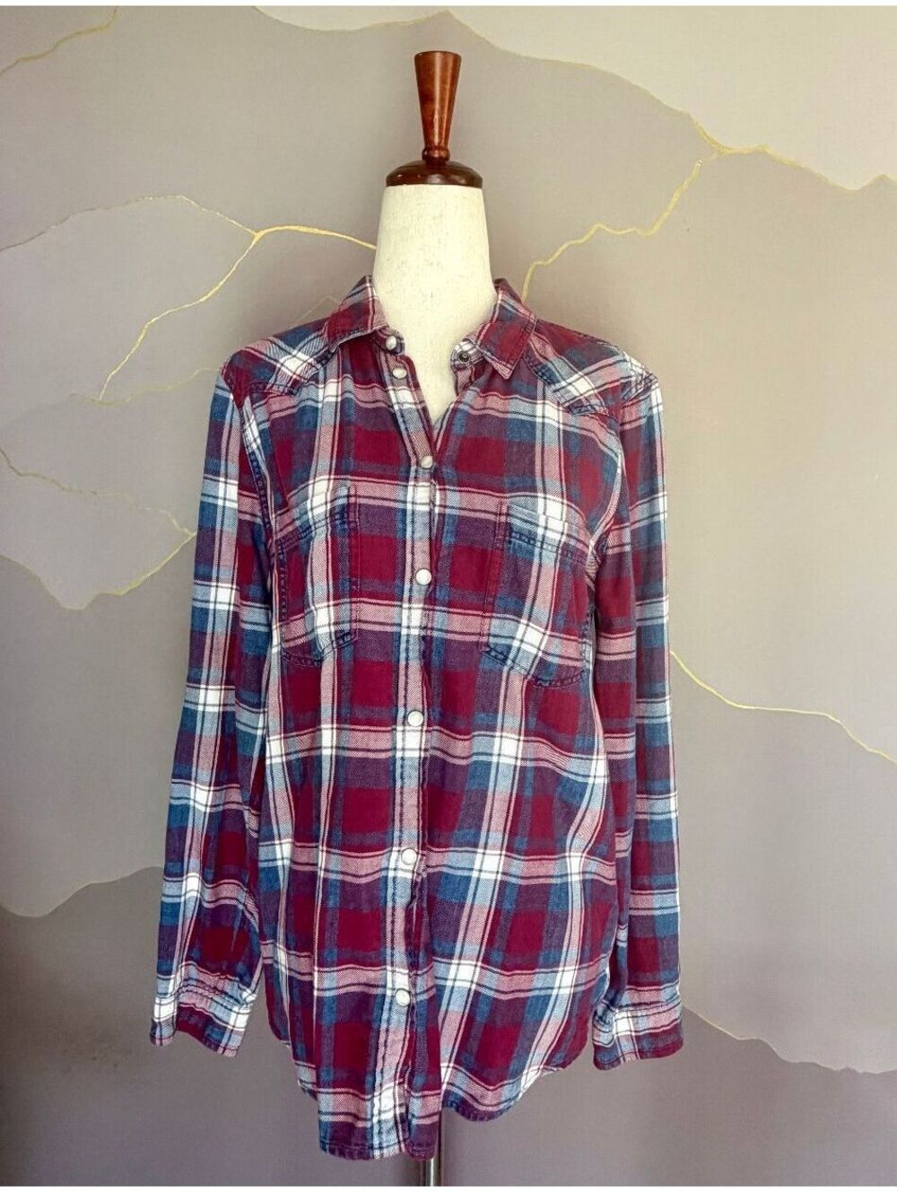 American Eagle Boyfriend Fit Plaid Flannel Shirt M Pearl Snap Red Blue Western